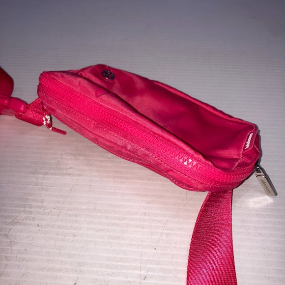 Lululemon Everywhere Belt Bag Fanny Hip Pack Crossbody Pink 7x5 - Picture 4 of 7